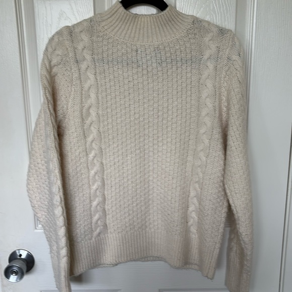 Abercrombie and fitch sweater, sz S. , very good condition - Picture 5 of 5